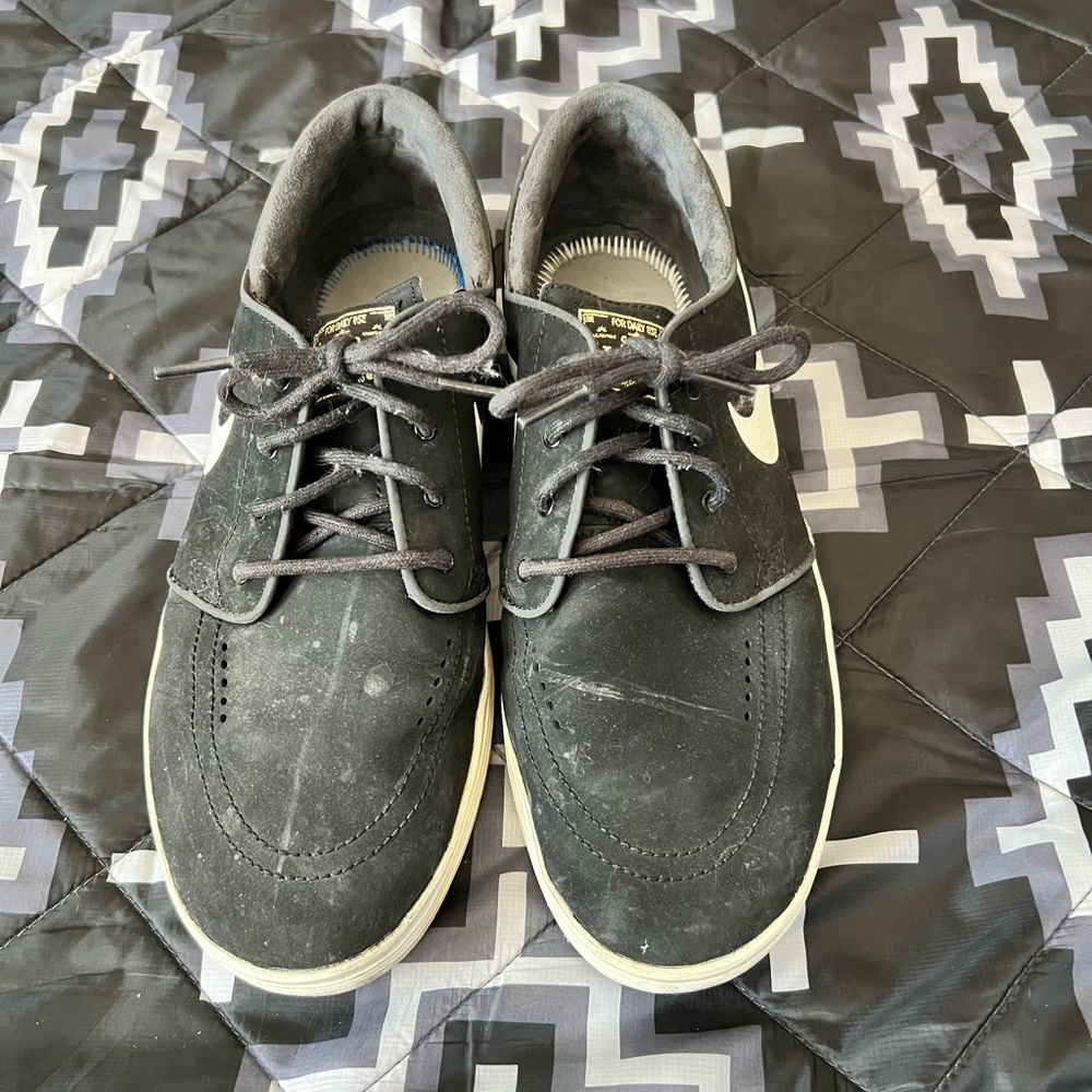 Nike Janoski